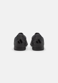 adidas Performance PREDATOR ACCURACY 4 IN SALA UNISEX - Scarpe da calcio indoor - core black/footwear white