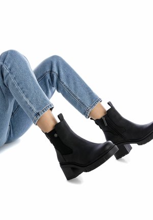 Refresh Botines con plataforma - black