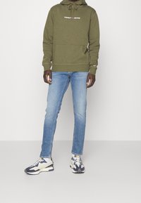 Tommy Jeans Jersey con capucha - olive