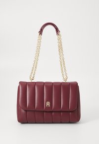 Seleccionado, deep rouge