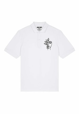 Polo shirt blanche avec un col à trois boutons et des manches courtes, présentant un design en ligne noire d'un visage et de feuilles sur la poitrine gauche.