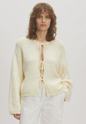 EDITED Strickjacke - beige