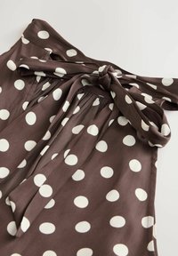 Next REGULAR FIT - GLOSSY  POLKA DOT HALTER - Bluse - brown