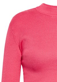 Gerippter Langarmtop in lebhaftem Pink, mit hohem Kragen und weicher Textur. Der Stoff bietet eine taillierte Silhouette.