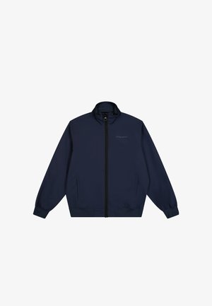Marineblauer Windbreaker mit einem Reißverschluss vorne, hohem Kragen, elastischen Bündchen und seitlichen Taschen. Verfügt über ein kleines Logo auf der Brust. Leichtes Material.