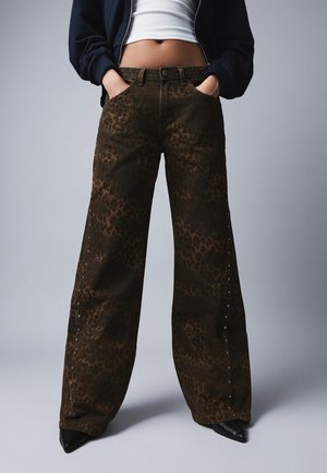 - Jeansy Straight Leg