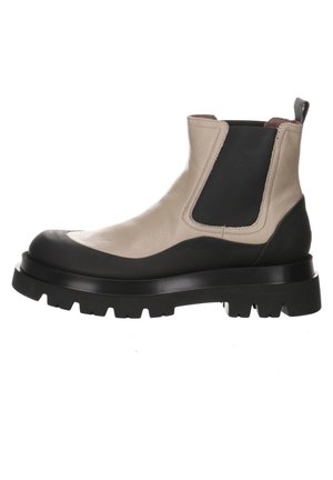 Ankle boot