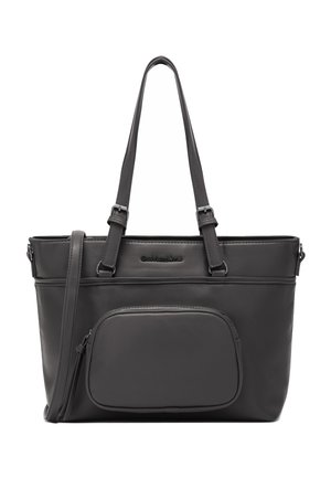 Borsa a tracolla sintetica grigia con doppie spalline, una tasca anteriore con zip e un branding discreto sul corpo, caratterizzata da una superficie liscia.