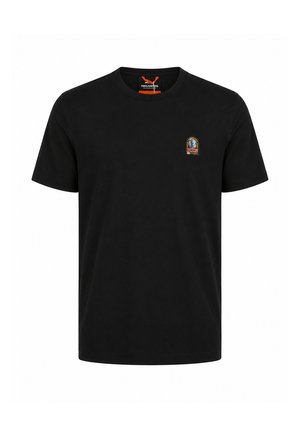 T-shirt noir manches courtes avec col rond, petit patch logo coloré sur la poitrine gauche et étiquette de col bordée orange.