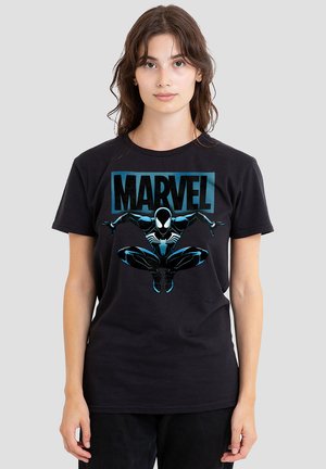 Schwarzes Baumwoll-T-Shirt mit einem blau-weißen Marvel-Graphic, das einen hockenden Superhelden zeigt. Mit kurzen Ärmeln und Rundhalsausschnitt.