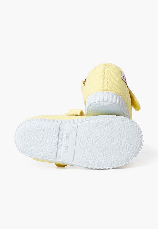 MERCEDITAS TIRA ADHERENTE TIPO – Lauflernschuh – amarillo