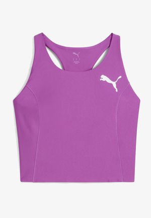 Lila Sport-Crop-Top aus dehnbarem Material. Verfügt über ein Racerback-Design und ein kleines weißes Puma-Logo auf der linken Seite.