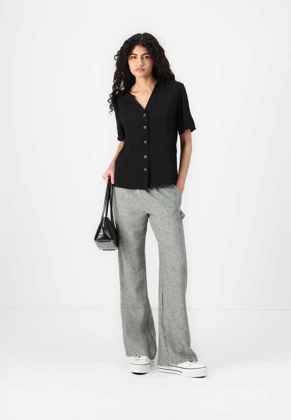 JDYEMILIA WIDE - Trousers - laurel wreath2