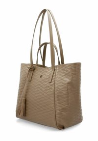Beige gesteppte Tragetasche mit langen, doppelten Trägern, Reißverschluss oben und einem Quastenakzent. Hergestellt aus synthetischem strukturiertem Material.