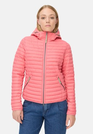 Rosa gesteppte Jacke mit Kapuze, ausgestattet mit einem Reißverschluss und seitlichen Taschen, aus leichtem, glattem Material. Das Muster ist vertikal gesteppt.