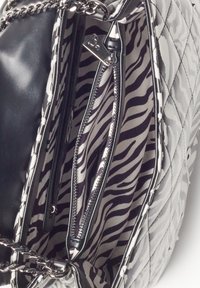 L'Atelier Du Sac HOLI czarny