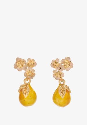 Pendientes en forma de pera amarillos con un acabado brillante, que presentan adornos florales en tono dorado y detalles de hojas verdes.