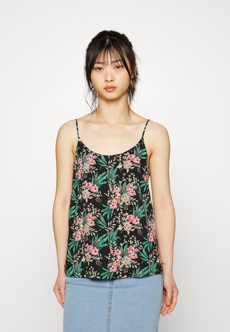 Camisola preta de flores com padrões de flores rosa e verde, alças finas ajustáveis e um corte solto. Tecido suave com uma textura leve.