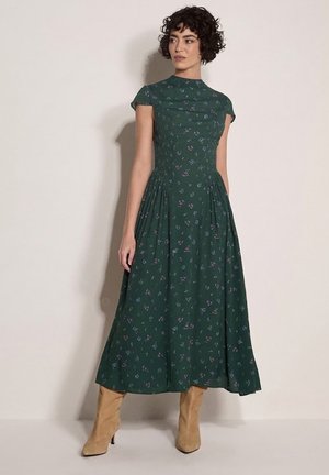 Apricot, FLORAL CREPE SMOCKED MIDI DRESS - Дневна рокля - green