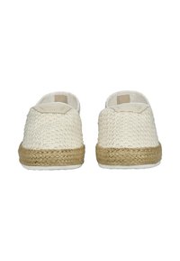 Espadrilles blancas tejidas con una parte superior texturizada, media suela de yute natural y suela exterior de goma blanca. Diseño minimalista con un branding sutil.