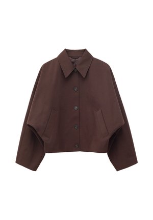 Veste marron courte avec manches longues, col pointu, boutons à l'avant et deux poches fendues sur les côtés.