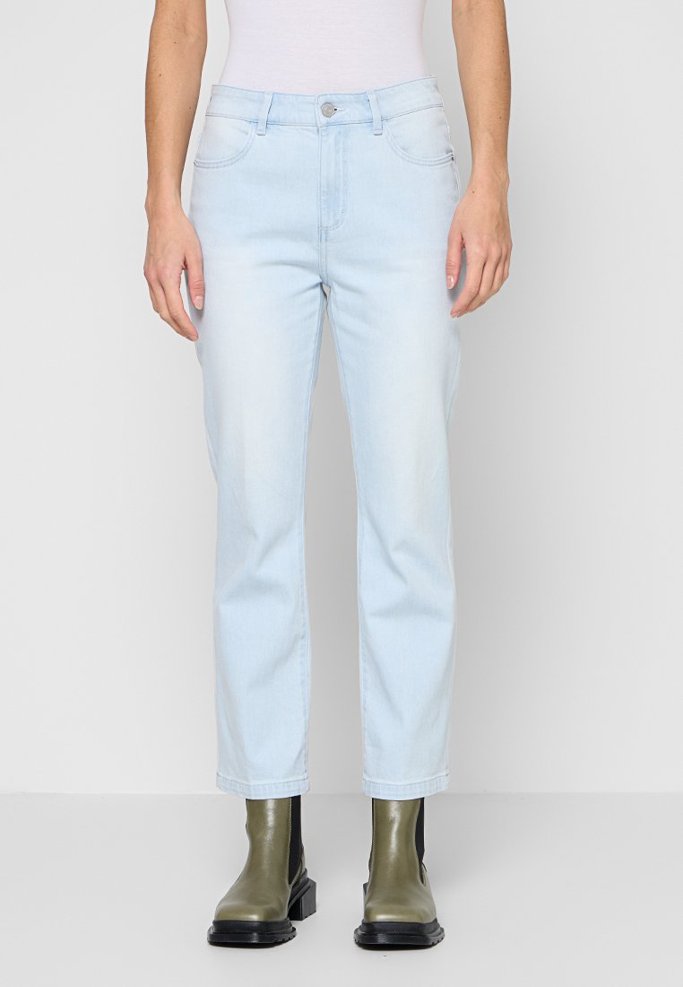 comma Flared Jeans lichtblauw