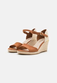 Tamaris Espadrillid - cognac