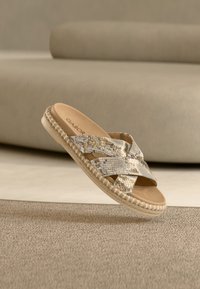 Non sélectionné, sage