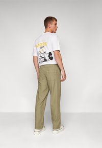 Selected Homme SLHLOOSE-CASPER PANT - Hlače - vetiver