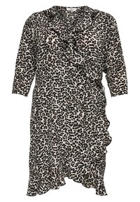 Klänning med leopardmönster i beige och svart, med volangkant i halsen, trekvartslånga ärmar och utsvängd fåll. Strukturerad tyg.