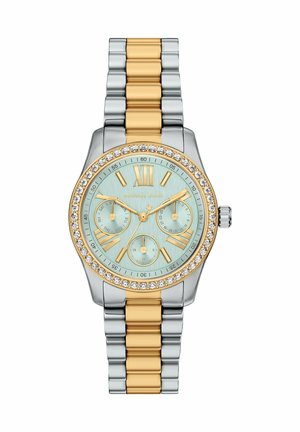 Zweifarbige Michael Kors Armbanduhr aus Gold und Silber mit kristallbesetzter Lünette, hellblauem Zifferblatt, goldenen römischen Ziffern und drei Hilfszifferblättern, die Tag, Datum und 24-Stunden-Zeit anzeigen.
