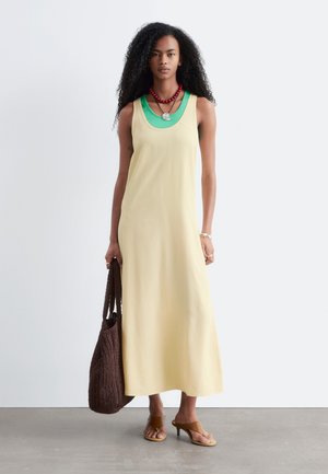 & OTHER STORIES, & OTHER STORIES SCOOP-NECK MIDI DRESS - Robe t-shirt - light yellow