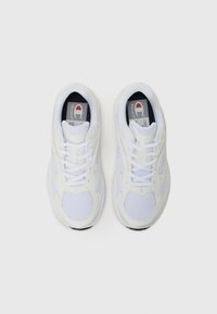Champion RN00 UNISEX - Baskets basses - white/silver-coloured