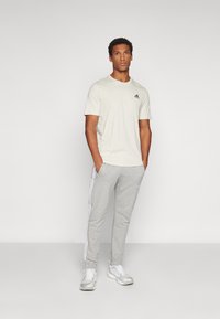 adidas Sportswear T-shirt - bas - alumina