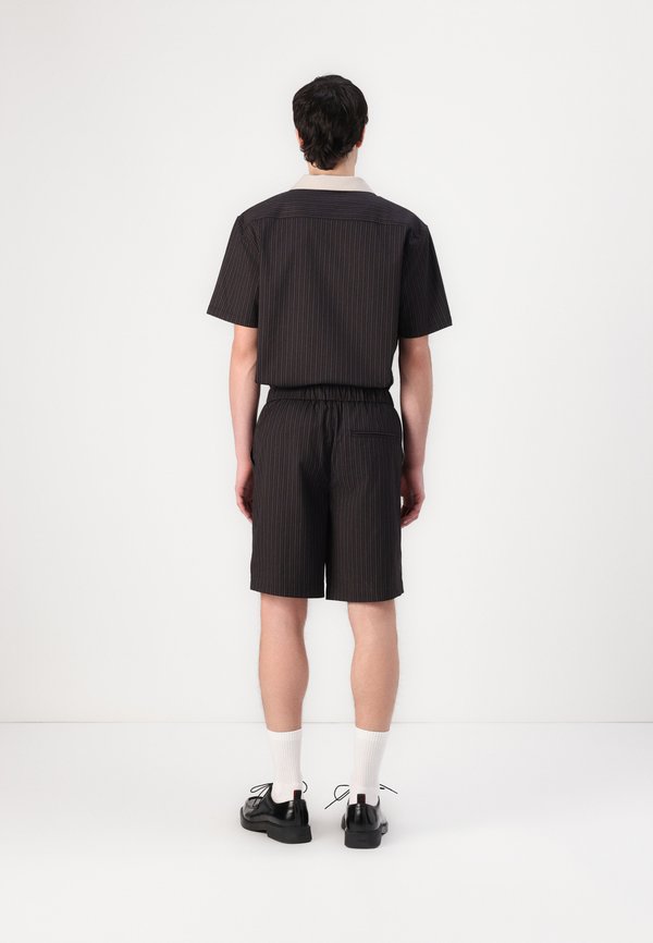 SPECS HONOR  - Shorts3