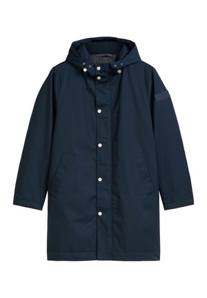 Marineblauwe lange parka met capuchon, zilveren drukknoopjes aan de voorkant, twee zijzakken en koordjes bij de capuchon.