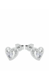 Orecchini a forma di cuore in argento con piccole gemme trasparenti e un cristallo centrale a forma di cuore su sfondo bianco.