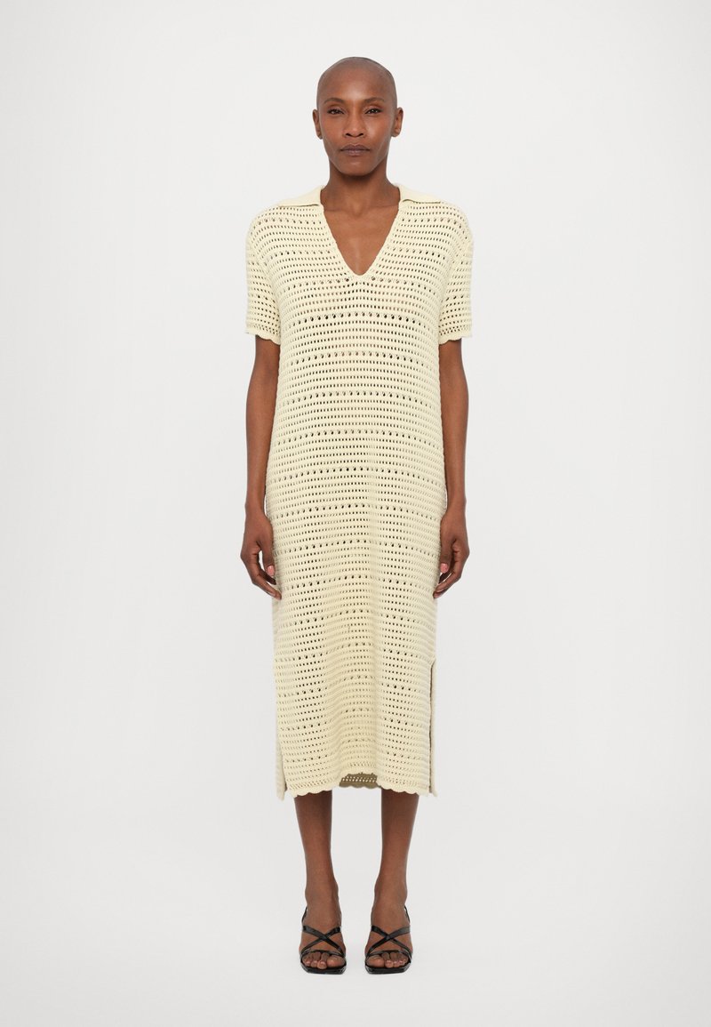CLOSED - DRESS SHORT SLEEVE - Vestido de punto - off-white, Ampliar