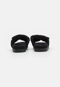 Steve Madden MISSILE-F - Pantofole - black