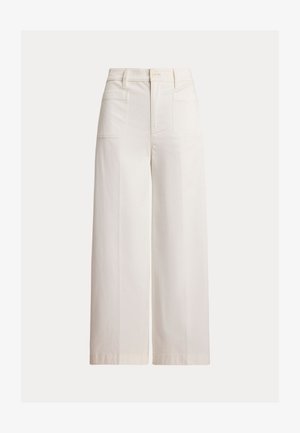 Λευκά παντελόνια με φαρδύ πόδι κατασκευασμένα από βαμβάκι, με ψηλή μέση, κλείσιμο με κουμπί και δύο πίσω τσέπες για επιπλέον χρηστικότητα.