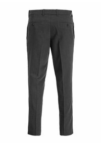 Pantalones gris oscuro con una tela texturizada, que cuentan con dos bolsillos traseros y un corte ajustado. La cinturilla incluye un pequeño logotipo como acento.