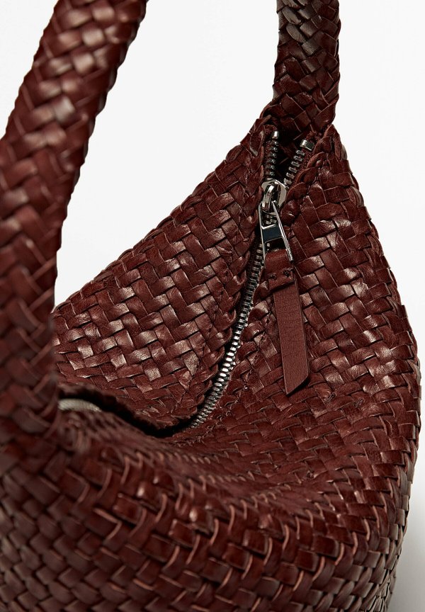 BUCKET - Handbag - bordeaux2