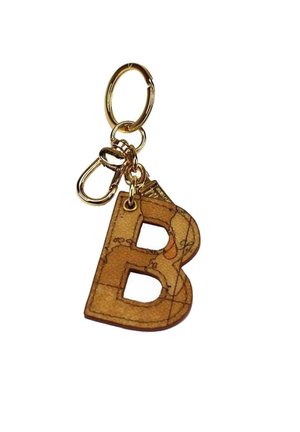 Porte-clés en bois en forme de lettre "B" avec un motif de carte, attaché à un porte-clés doré avec un fermoir. Le porte-clés a des bords lisses et une finition naturelle.