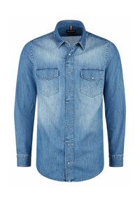 Helles blaues Jeanshemd mit langen Ärmeln, Button-Down-Kragen, zwei Brusttaschen und Metall-Druckknöpfen entlang der Vorderseite.