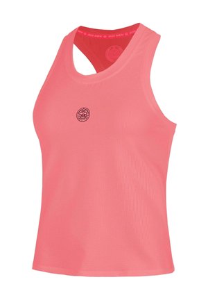 Camiseta deportiva sin mangas de malla rosa coral con escote redondo y pequeño logo circular en el pecho.