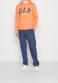 GAP Felpa con cappuccio - orange