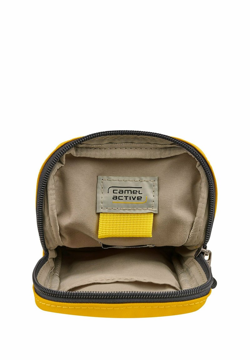 camel active MIT REFLEKTIERENDEN DETAILS Handytasche yellow