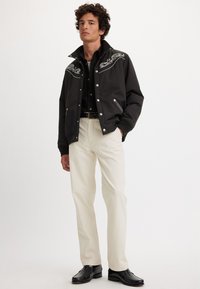 Levi's® AUTHENTIC - Chinos - chalky white