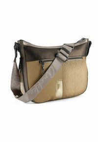 Braune und beige Umhängetasche mit strukturierter Oberfläche, eingeprägtem Muster, verstellbarem Riemen und Frontreißverschlusstasche.