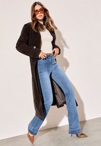 Friends Like These PETITE HIGH WAIST - Kavbojke na trapez - mid blue